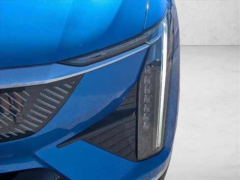 Used 2025 Cadillac Optiq Luxury 1 image 9