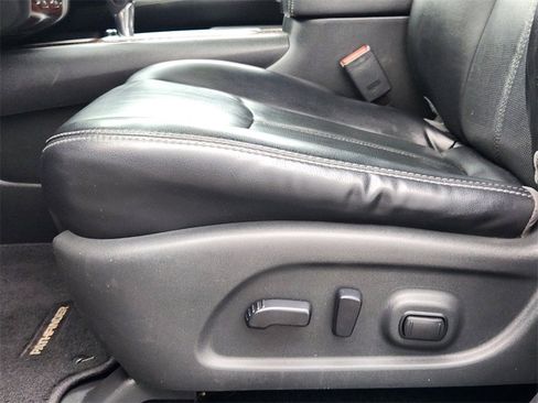 Used 2018 Nissan Pathfinder Platinum image 20