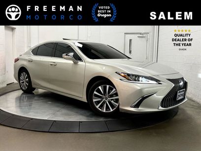 Used 2021 Lexus ES 300h w/ Accessory Package 2