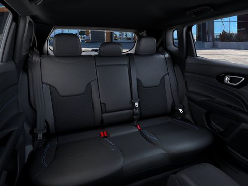New 2026 Jeep Compass Latitude AWD/4WD image 15