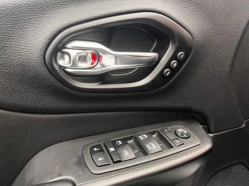 Used 2022 Jeep Cherokee Trailhawk w/ Premium Leather Package image 19