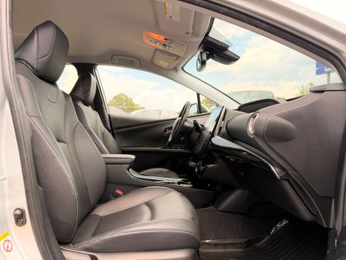Used 2020 Toyota Prius Prime Limited FWD image 28