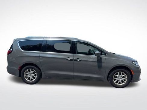 Used 2021 Chrysler Pacifica Touring-L FWD image 7