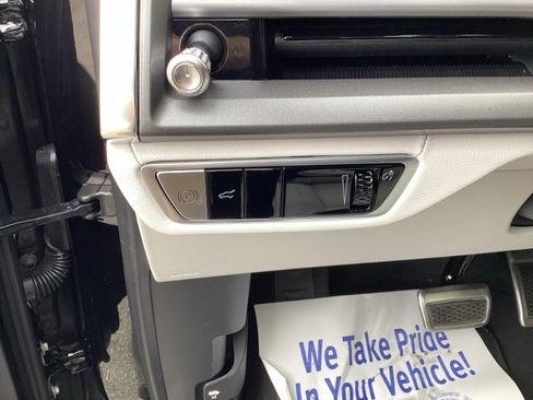 New 2026 Cadillac Vistiq Sport w/ LPO, Premium Carpet Package image 27