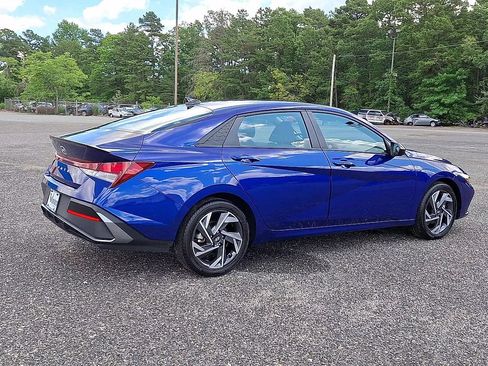 Certified 2025 Hyundai Elantra Sport FWD image 8