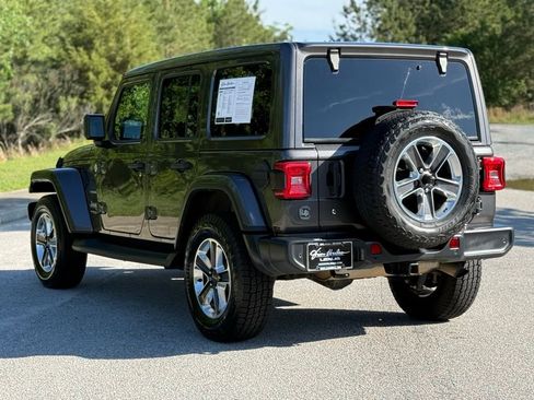 Used 2019 Jeep Wrangler Unlimited Sahara AWD/4WD image 12