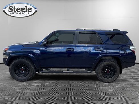 Used 2023 Toyota 4Runner SR5 Premium w/ Moonroof Package RWD image 2