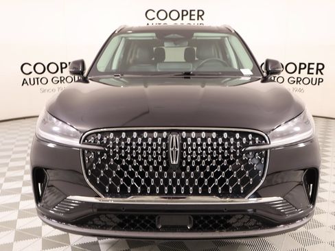 New 2026 Lincoln Aviator 2WD image 9
