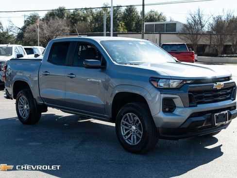 Used 2023 Chevrolet Colorado LT w/ LT Convenience Package II image 3