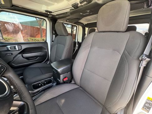 Used 2023 Jeep Gladiator Sport image 23