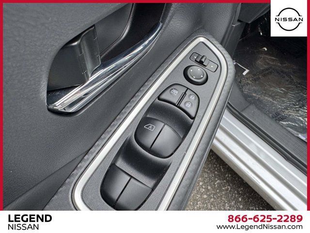 Used 2025 Nissan Versa SR w/ Trunk Package FWD image 17