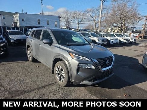 Used 2023 Nissan Rogue SV image 1