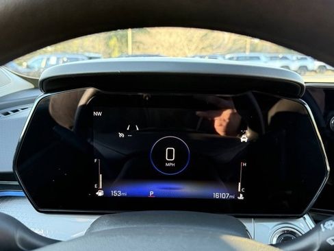 Used 2025 Chevrolet Trax LT image 16