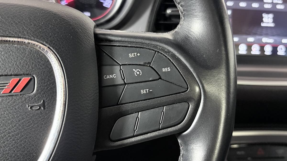 Used 2022 Dodge Challenger SXT RWD image 18