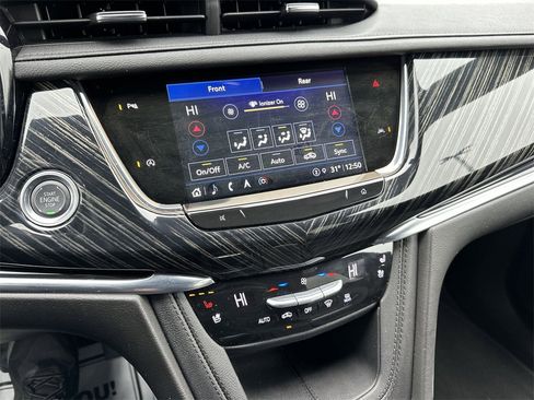 Used 2025 Cadillac XT6 Premium Luxury image 19