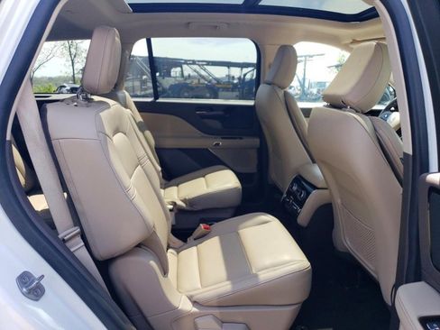 Used 2023 Lincoln Aviator AWD w/ Premium Package image 9