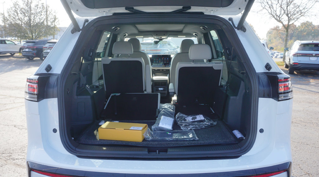 New 2027 Volkswagen Atlas SEL R-Line AWD/4WD image 6