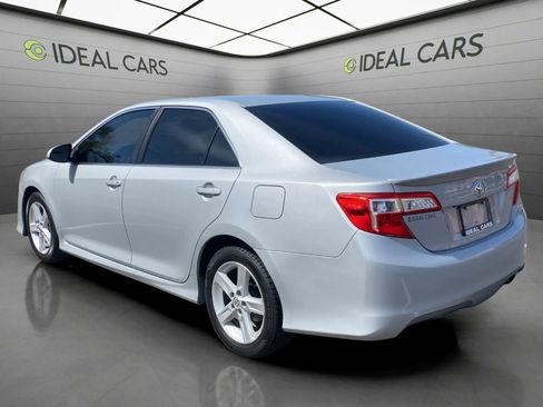 Used 2014 Toyota Camry SE FWD image 3