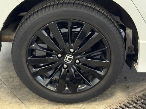 Used 2018 Honda Fit Sport image 33