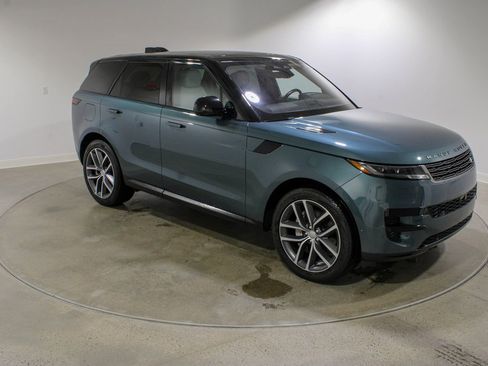 Used 2023 Land Rover Range Rover Sport SE image 7