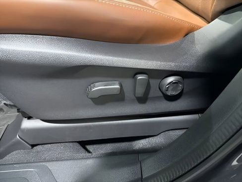 Used 2026 Subaru Ascent Touring w/ Popular Package #2 image 29