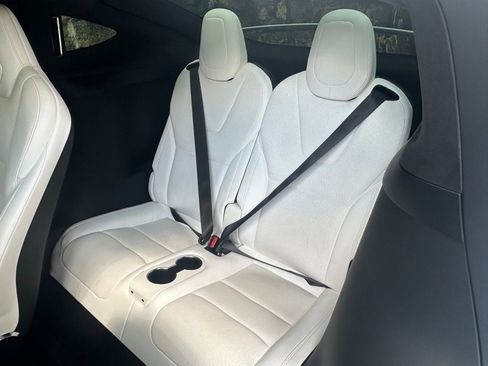 Used 2022 Tesla Model X image 58