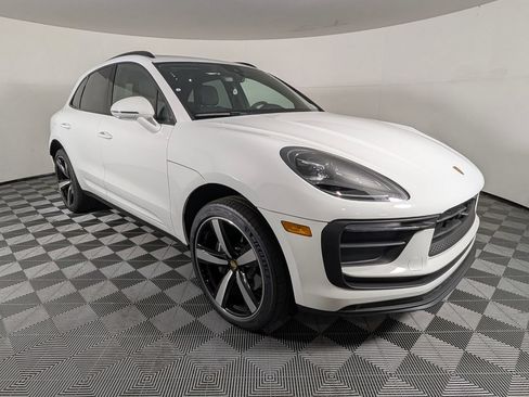 New 2026 Porsche Macan AWD/4WD image 9