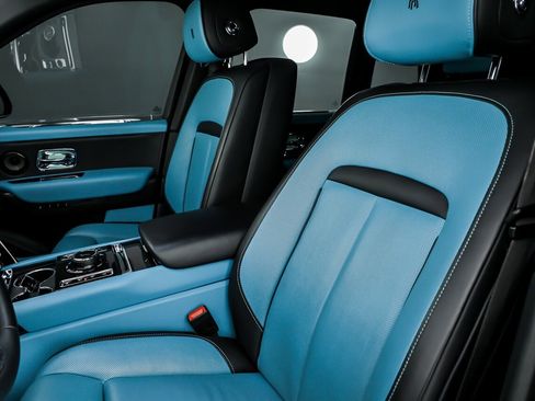 Used 2023 Rolls-Royce Cullinan Black Badge w/ Driver's Package image 23