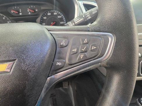 Used 2018 Chevrolet Equinox LS FWD image 12