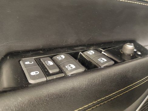 Used 2022 Jeep Wagoneer Series III AWD/4WD image 27