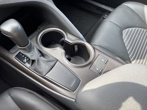 Used 2024 Toyota Camry SE image 28