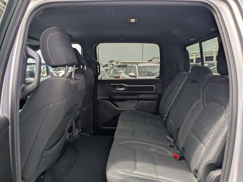 Used 2025 RAM 1500 4x4 Crew Cab image 11