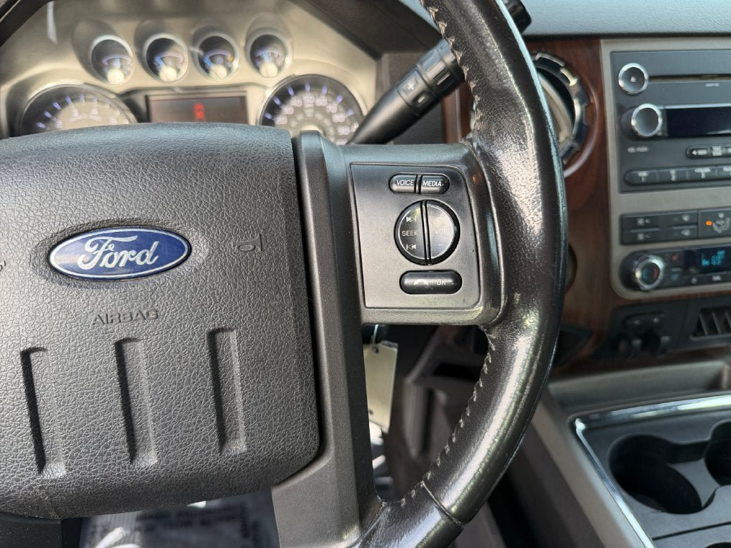 Used 2012 Ford F250 Lariat w/ Lariat Interior Pkg AWD/4WD image 17