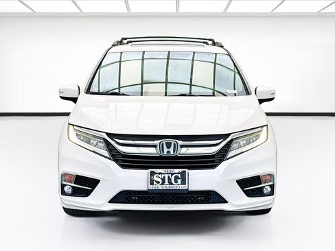 Used 2018 Honda Odyssey Touring image 2