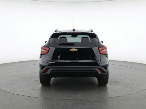 Used 2025 Chevrolet Trax LT image 7