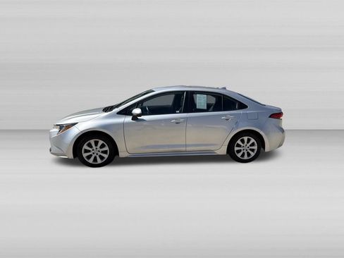 Used 2025 Toyota Corolla LE FWD image 11