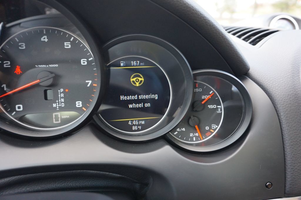 Used 2014 Porsche Cayenne Platinum Edition AWD/4WD image 35