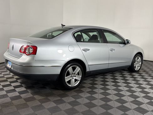 Used 2009 Volkswagen Passat Komfort FWD image 7