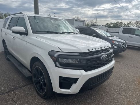 Used 2023 Ford Expedition Limited AWD/4WD image 19