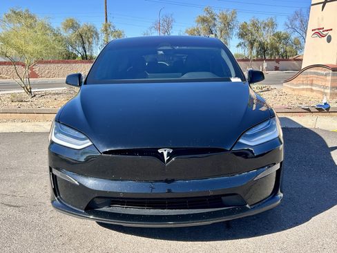 Used 2022 Tesla Model X Plaid image 8