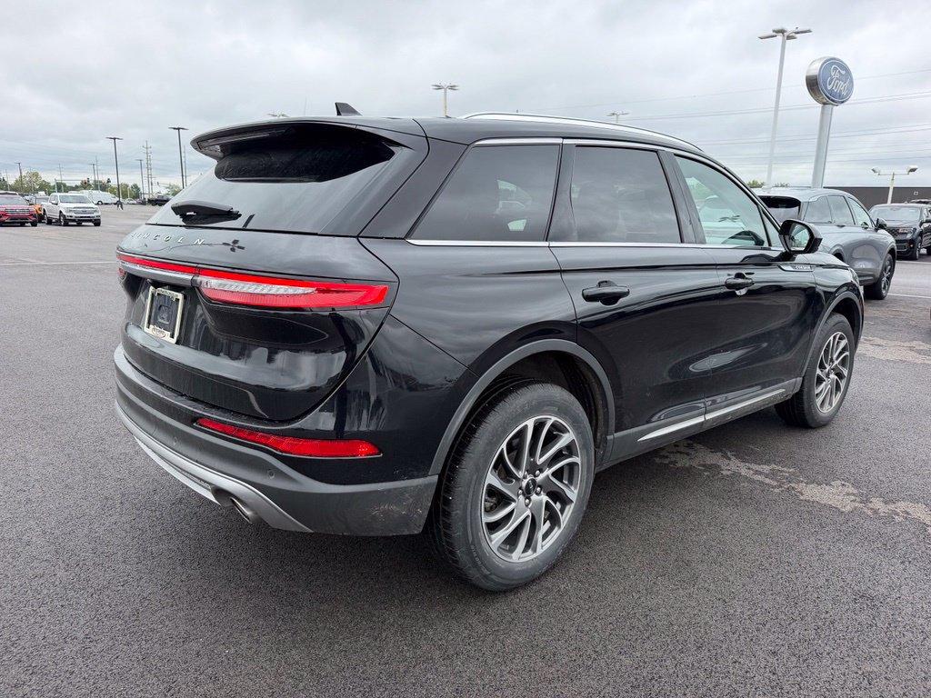 Used 2022 Lincoln Corsair AWD w/ Equipment Group 101A image 6