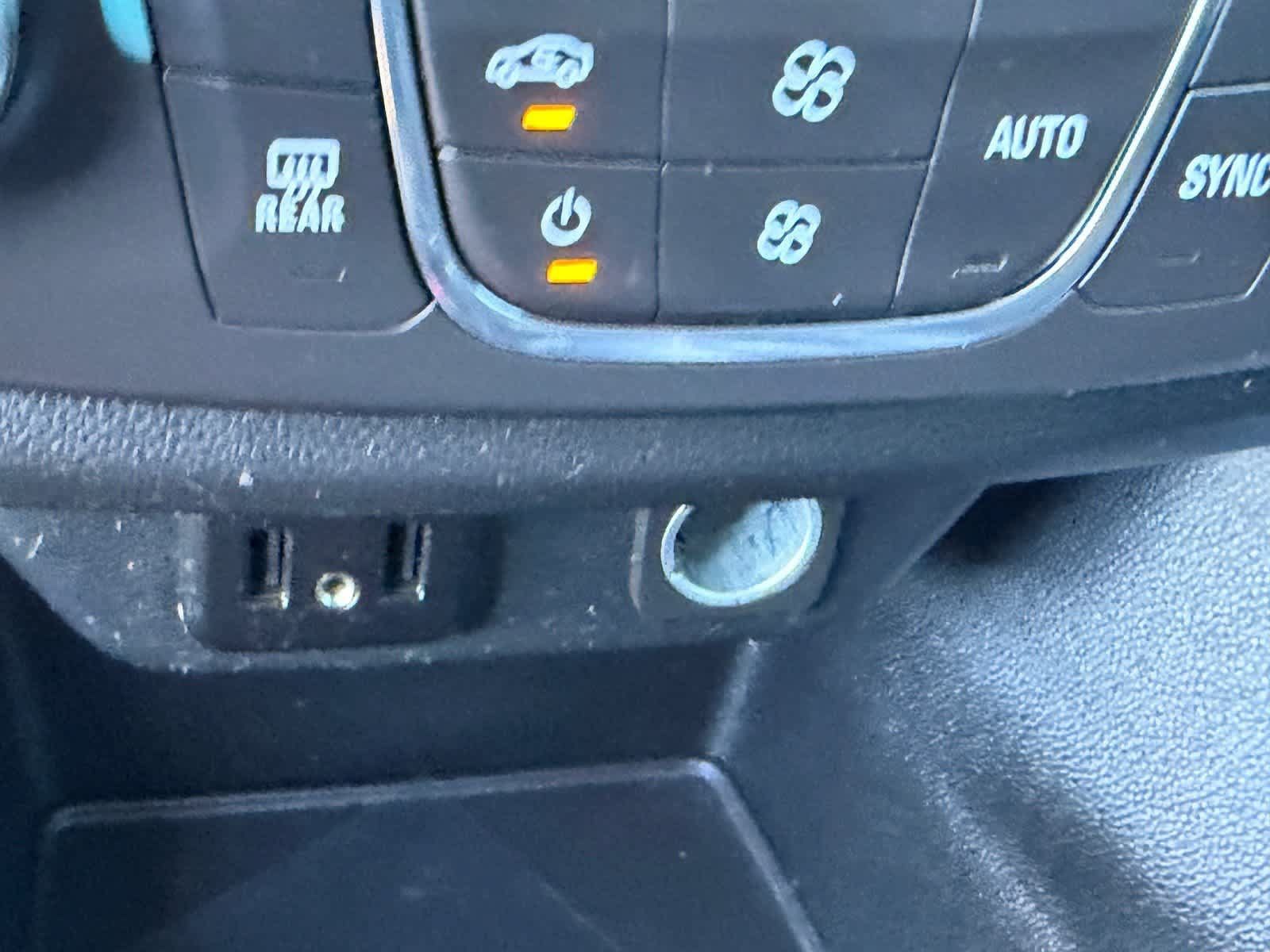 Used 2019 Chevrolet Traverse LT FWD image 22
