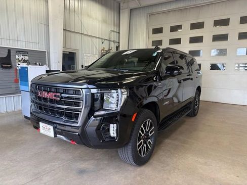 Used 2024 GMC Yukon XL AT4 AWD/4WD image 2