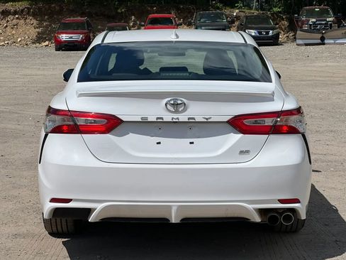 Used 2020 Toyota Camry SE FWD image 5