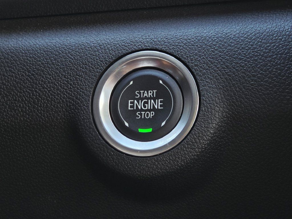 Used 2025 GMC Terrain Elevation w/ Black Edition AWD/4WD image 24