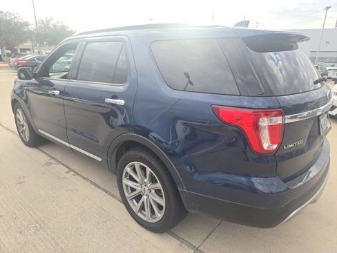 Used 2017 Ford Explorer Limited image 4