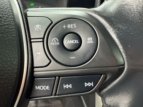 Used 2023 Toyota Corolla Cross SE image 28