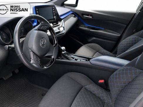 Used 2020 Toyota C-HR XLE FWD image 6