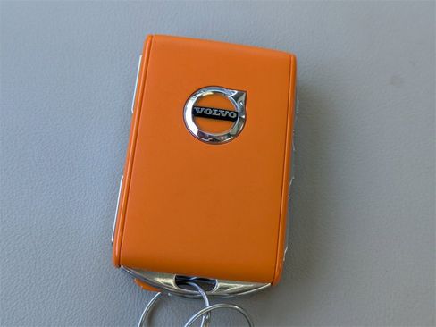 Certified 2025 Volvo XC60 T8 Core w/ Protection Package Premier image 40