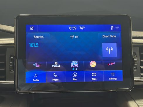 Used 2022 Ford Explorer XLT w/ Equipment Group 202A AWD/4WD image 33